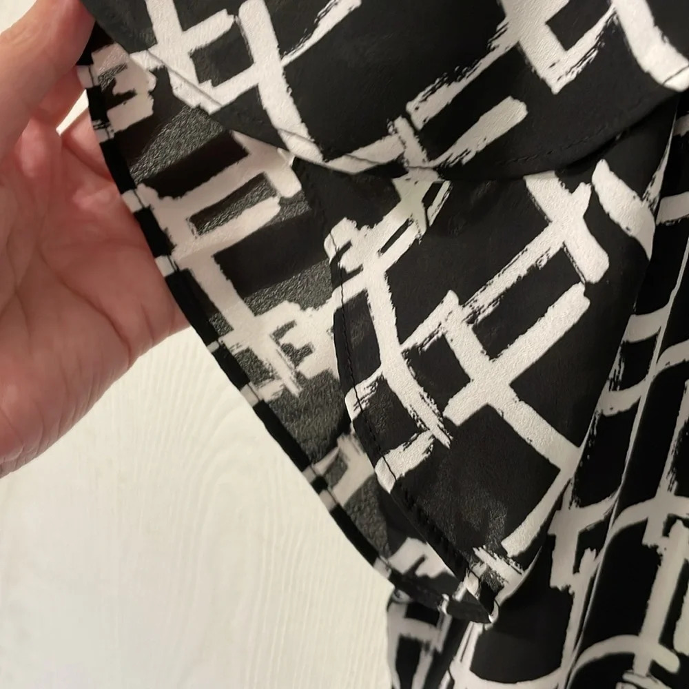 💰Counterparts NWOT Sheer Black & White Short Sleeve Flowy Blouse Size XL - Picture 4 of 9